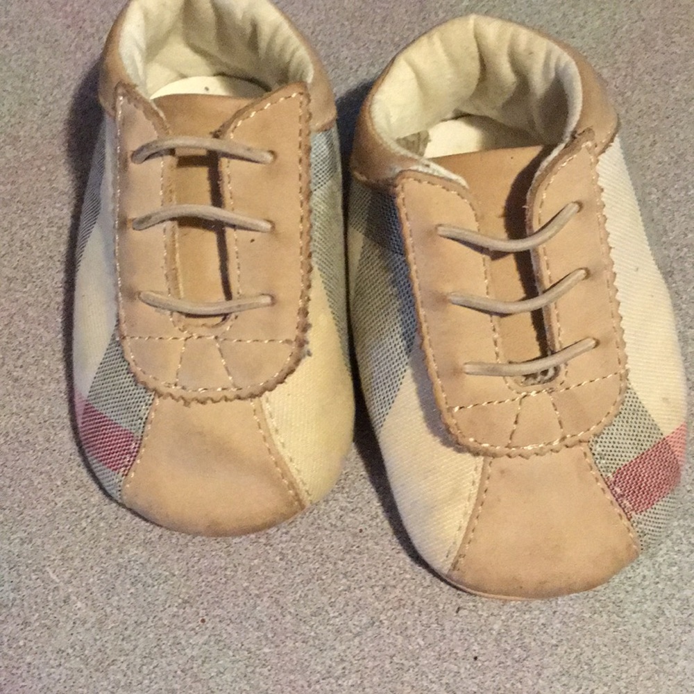 Newborn Burberry baby shoes